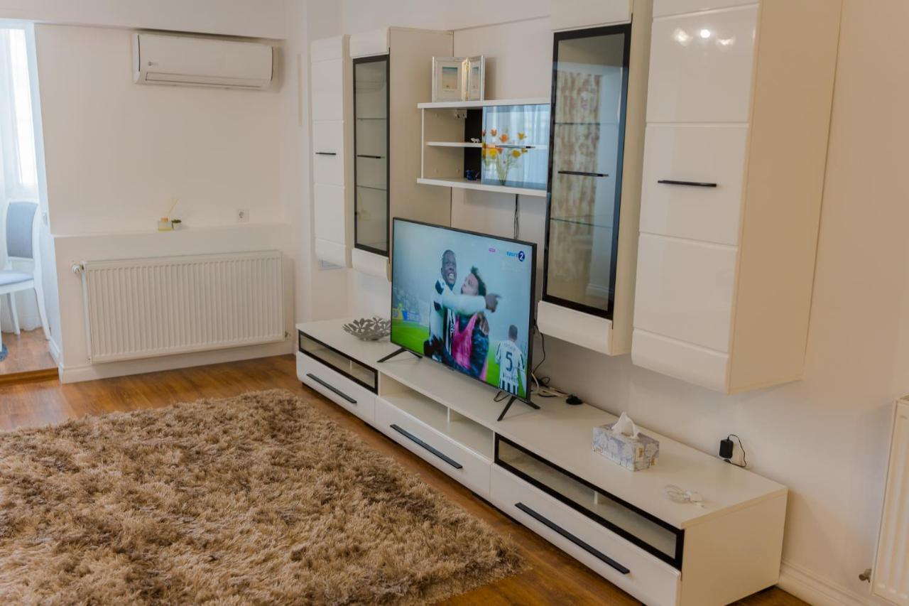Cozy & Spacious 2Br Apartment With Netflix Bukarest Exterior foto