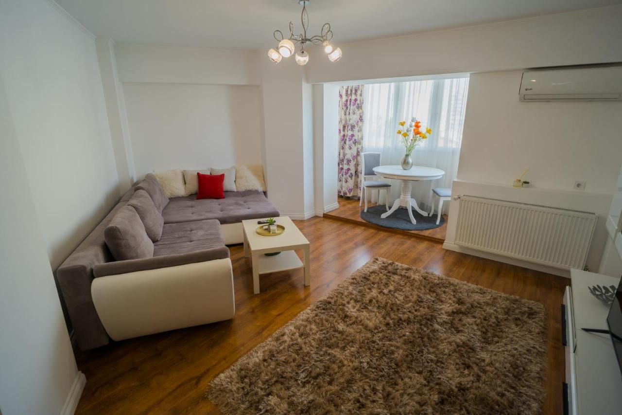 Cozy & Spacious 2Br Apartment With Netflix Bukarest Exterior foto