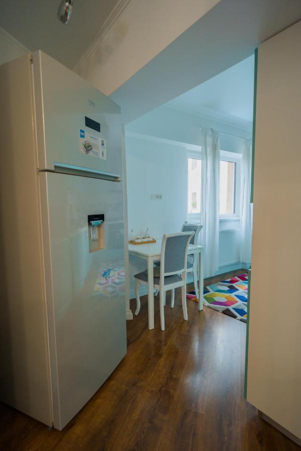 Cozy & Spacious 2Br Apartment With Netflix Bukarest Exterior foto