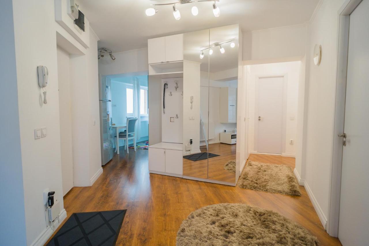 Cozy & Spacious 2Br Apartment With Netflix Bukarest Exterior foto