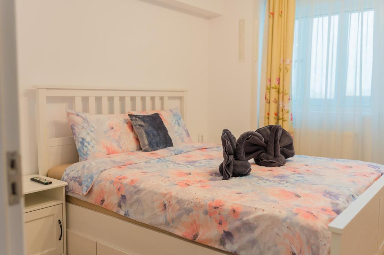 Cozy & Spacious 2Br Apartment With Netflix Bukarest Exterior foto