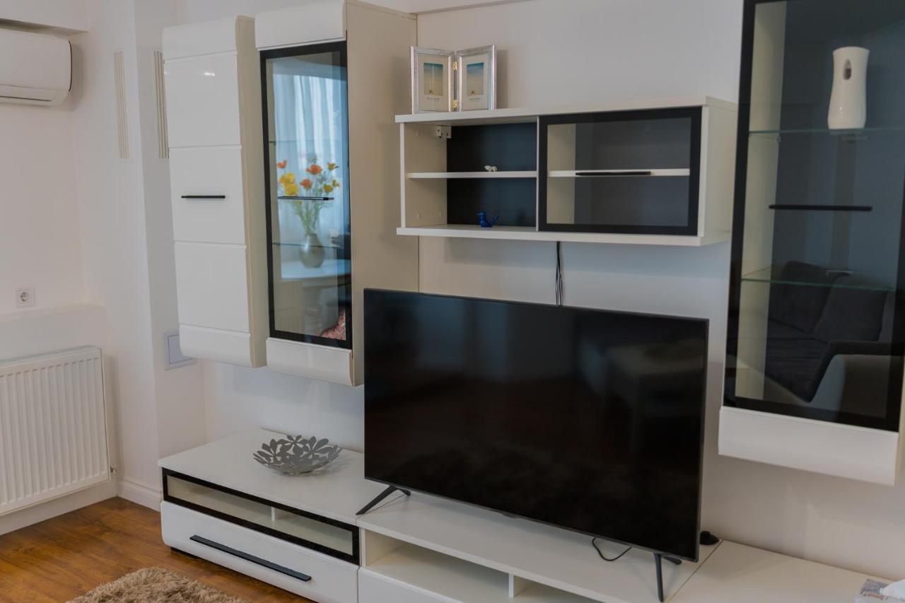 Cozy & Spacious 2Br Apartment With Netflix Bukarest Exterior foto