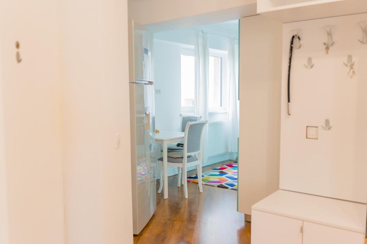 Cozy & Spacious 2Br Apartment With Netflix Bukarest Exterior foto