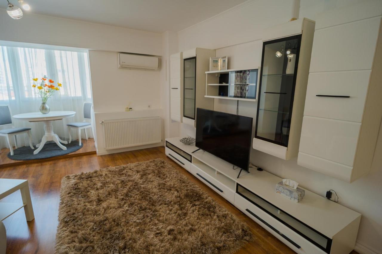 Cozy & Spacious 2Br Apartment With Netflix Bukarest Exterior foto