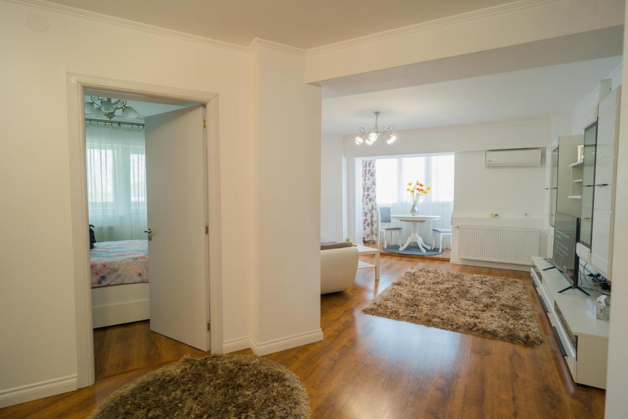 Cozy & Spacious 2Br Apartment With Netflix Bukarest Exterior foto