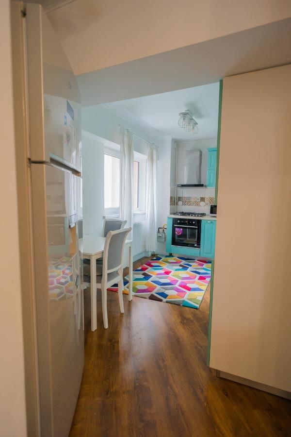 Cozy & Spacious 2Br Apartment With Netflix Bukarest Exterior foto
