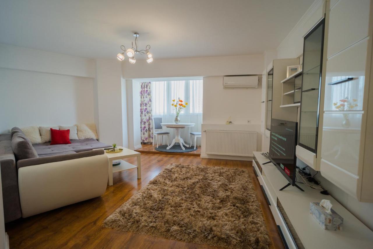 Cozy & Spacious 2Br Apartment With Netflix Bukarest Exterior foto