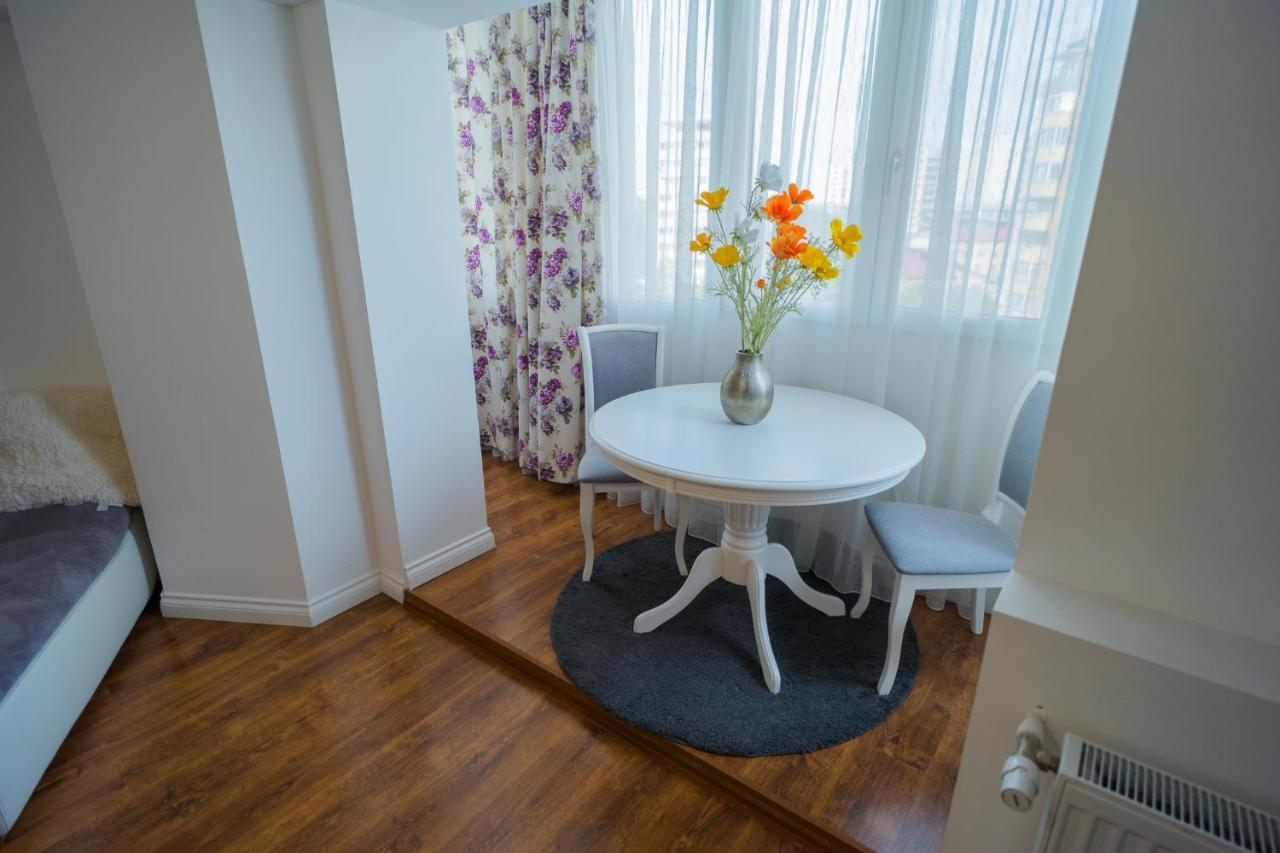 Cozy & Spacious 2Br Apartment With Netflix Bukarest Exterior foto