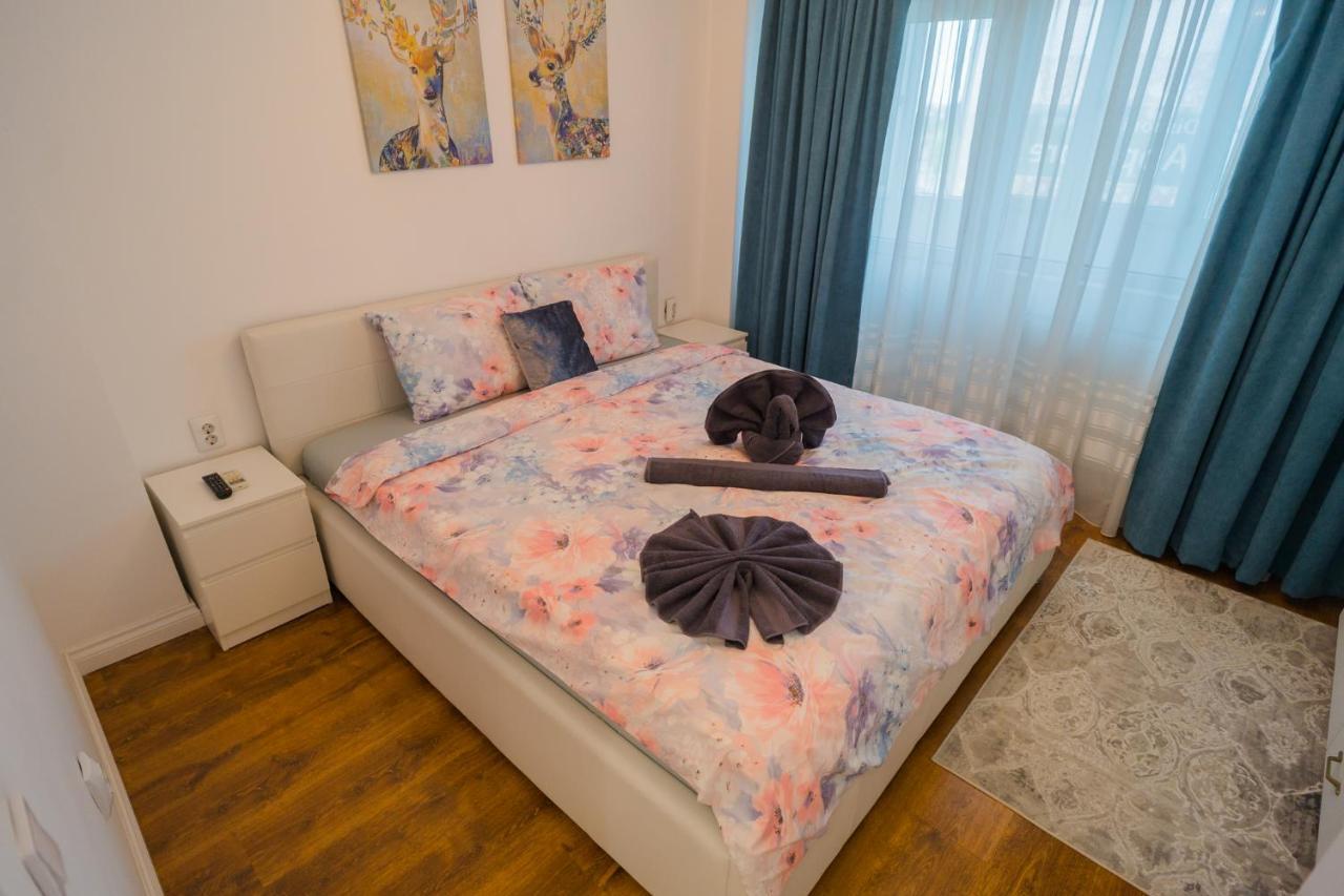 Cozy & Spacious 2Br Apartment With Netflix Bukarest Exterior foto