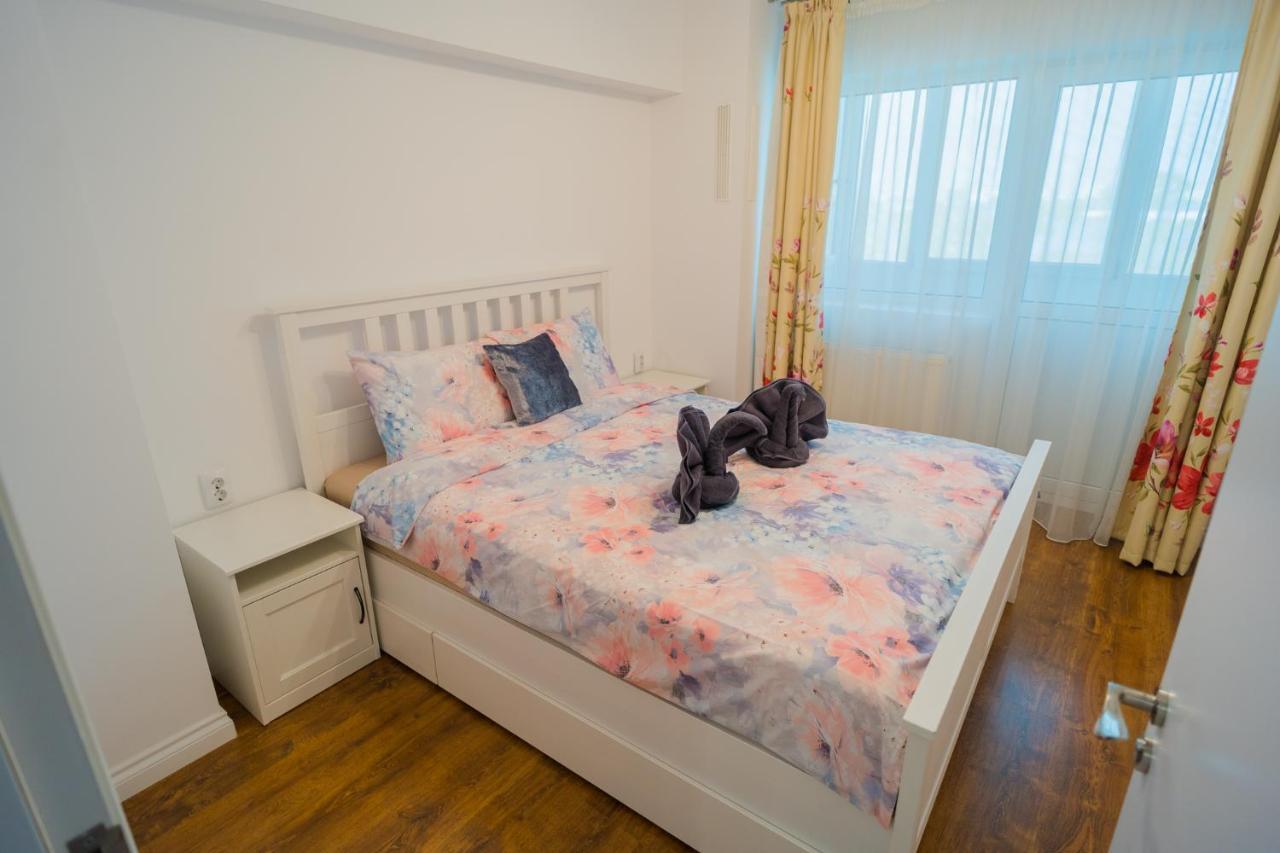 Cozy & Spacious 2Br Apartment With Netflix Bukarest Exterior foto